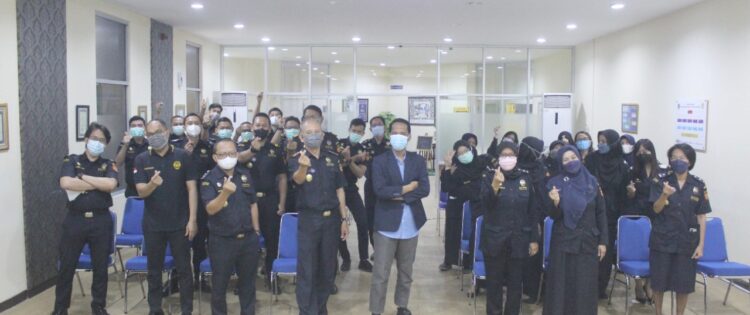Seminar Parenting Pegawai Bea dan Cukai Kantor Pasar Baru Jakarta Bersama Namin AB Ibnu Solihin
