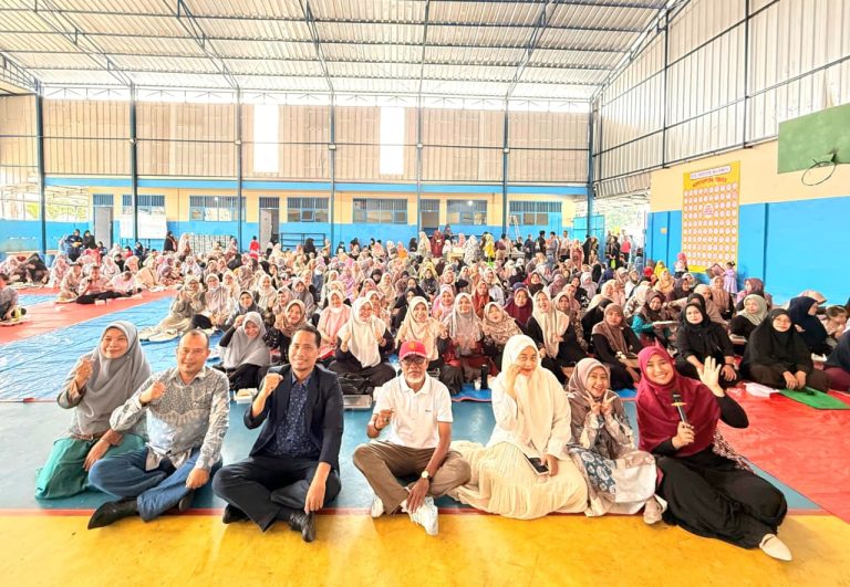 Seminar Parenting SMP Plus Fajar Sentosa Bersama Namin AB Ibnu Solihin